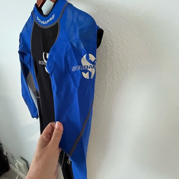 Women's Blue and‎ Black One Piece Swim Suit - Picture 4 of 6